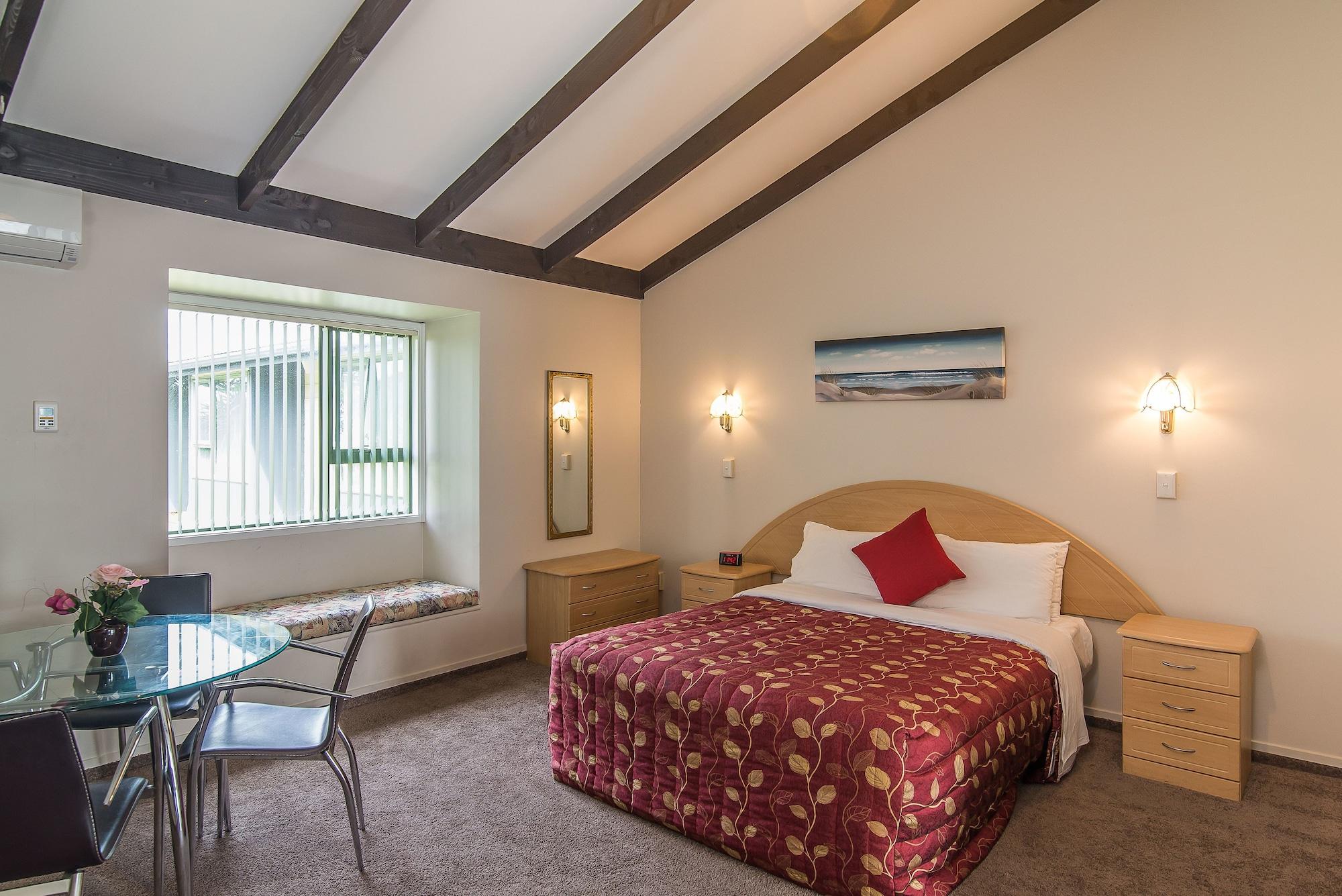 Dupont Motel 4*